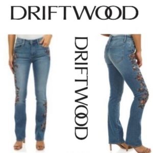Driftwood Kelly bootcut Jean embroidered sz 29x 32